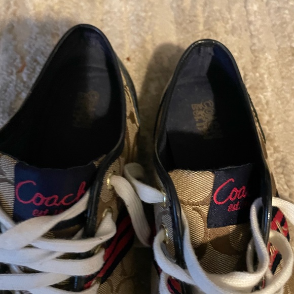 Coach Women’s Tan Sneakers Sz 10 - Picture 3 of 7